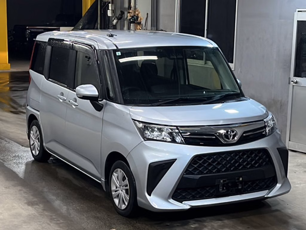 TOYOTA ROOMY