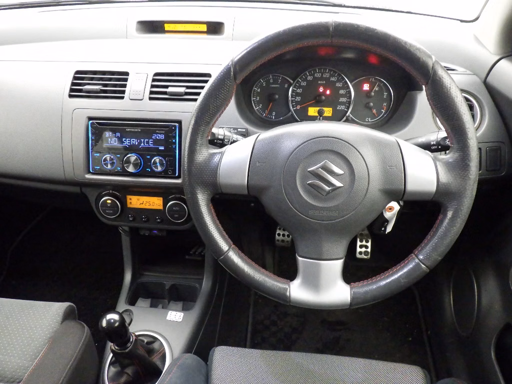 SUZUKI SWIFT