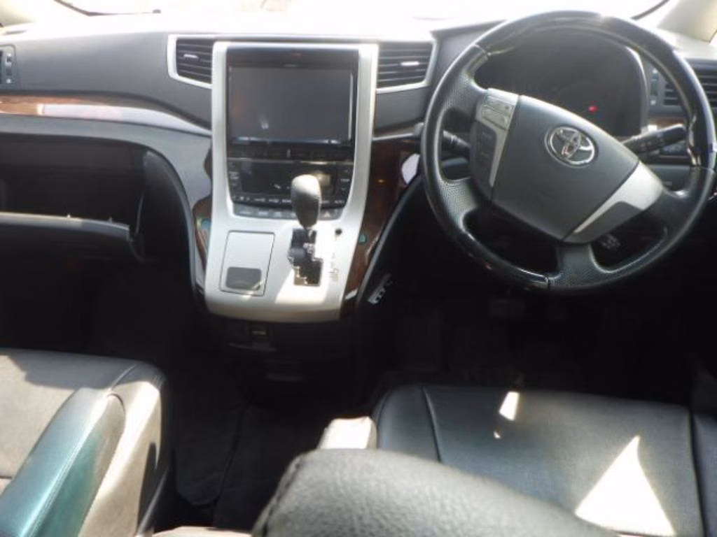 TOYOTA ALPHARD