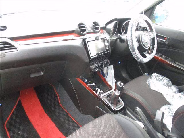 SUZUKI SWIFT