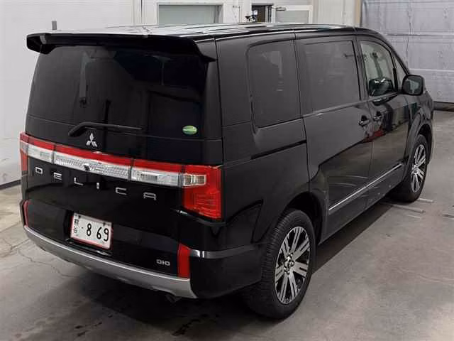 MITSUBISHI DELICA D:5