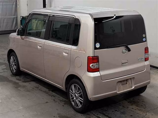 DAIHATSU MOVE CONTE