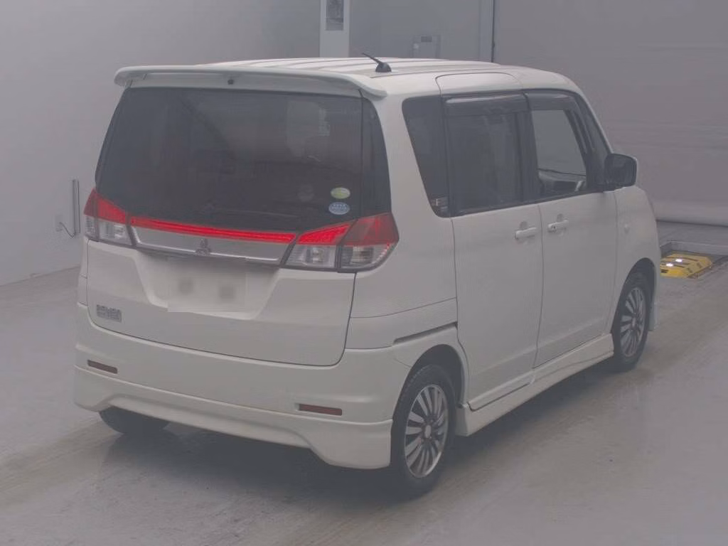 MITSUBISHI DELICA D:2