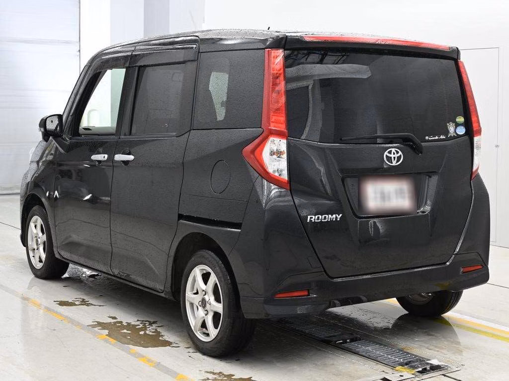 TOYOTA ROOMY