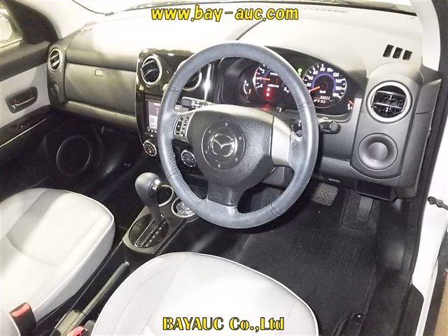 MAZDA VERISA
