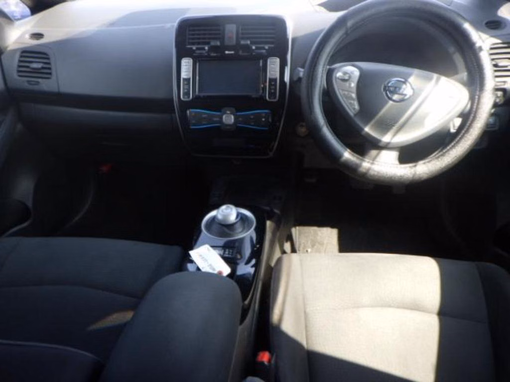 NISSAN LEAF