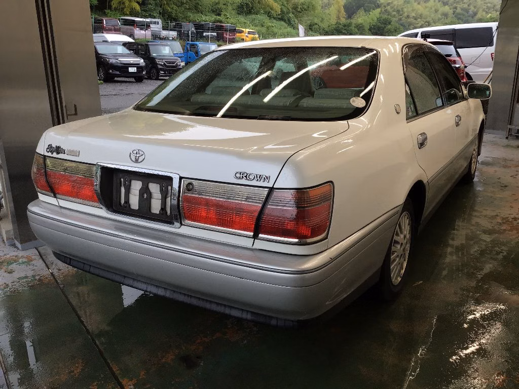 TOYOTA CROWN