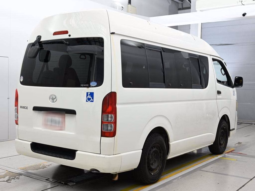 TOYOTA REGIUS ACE