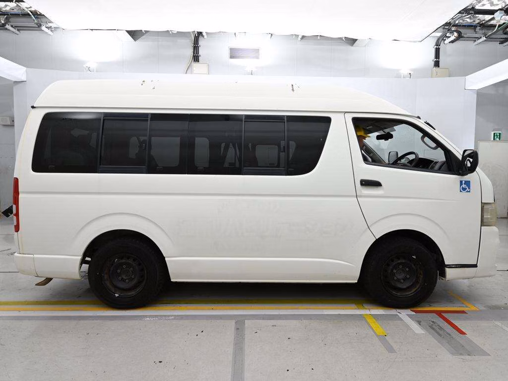 TOYOTA REGIUS ACE