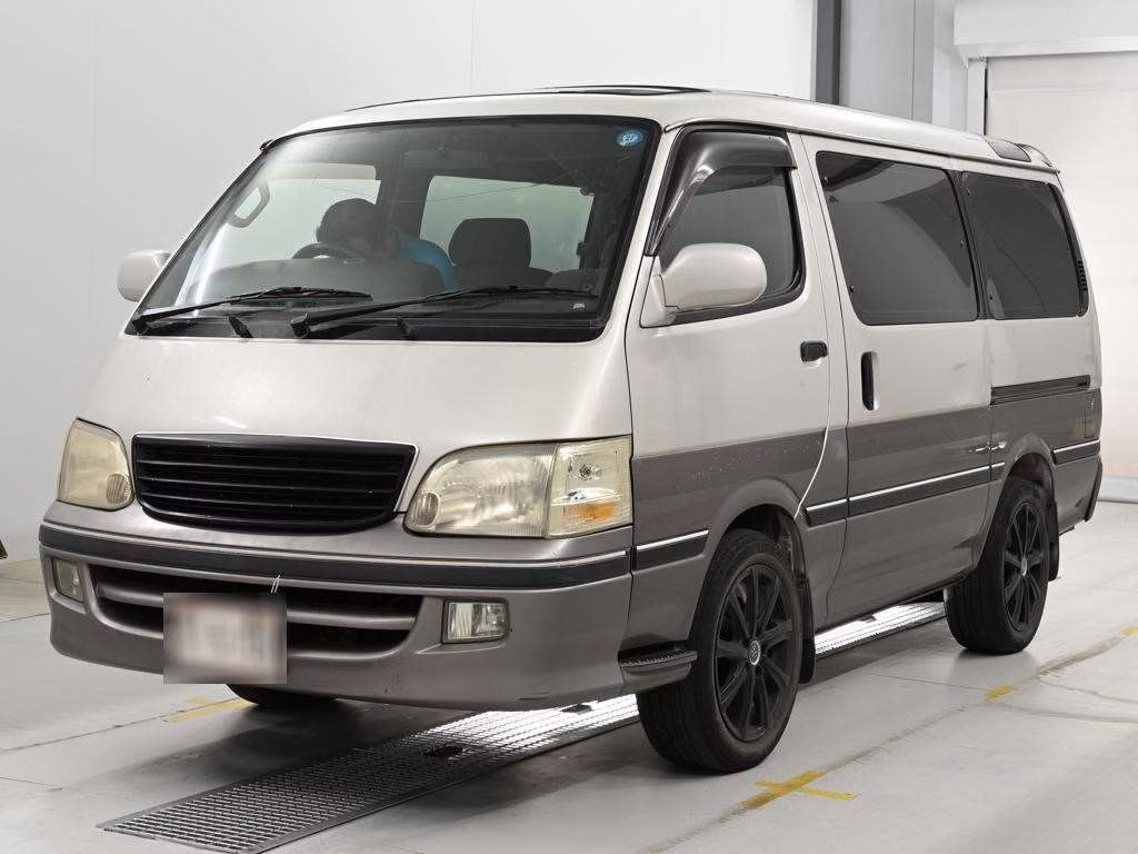 TOYOTA HIACE