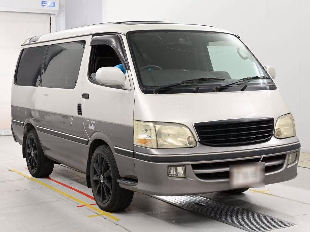 TOYOTA HIACE