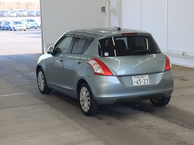 SUZUKI SWIFT