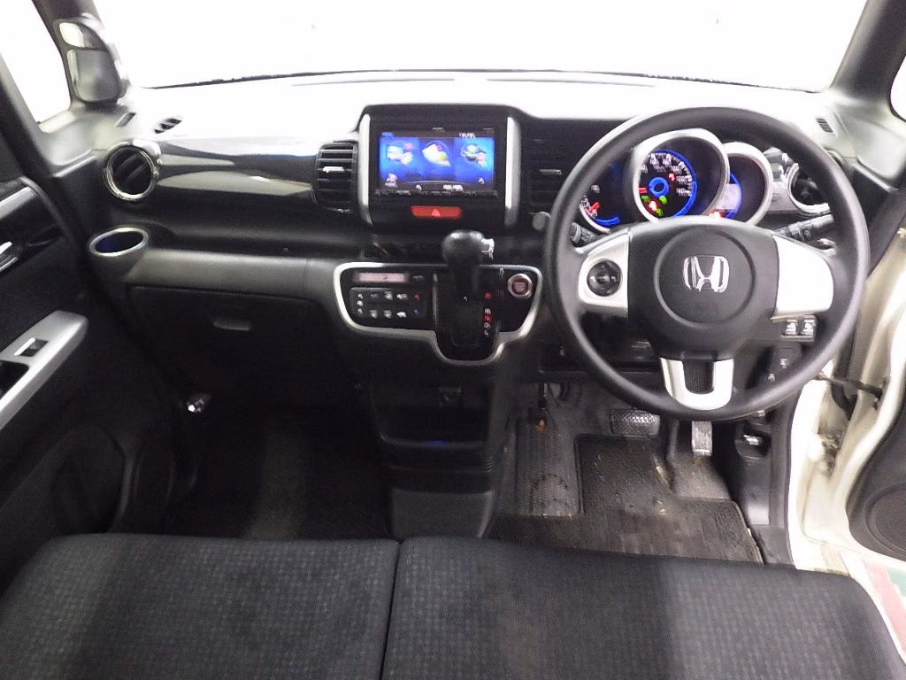 HONDA N-BOX+