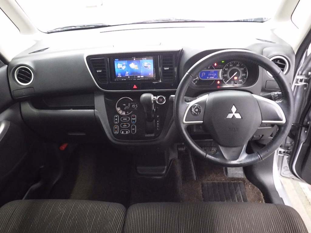 MITSUBISHI EK SPACE