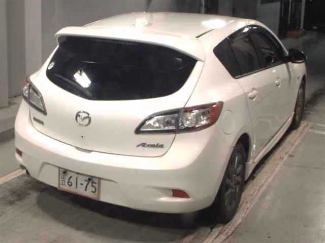 MAZDA AXELA