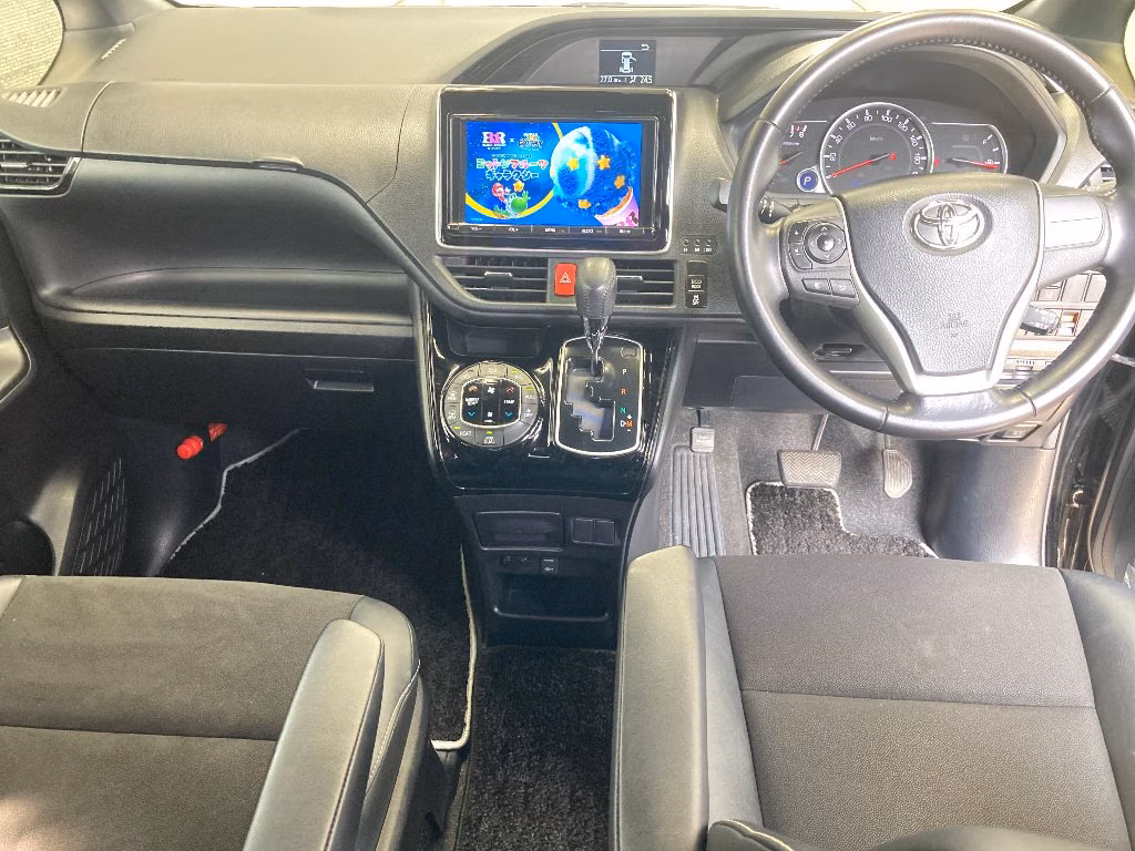 TOYOTA NOAH