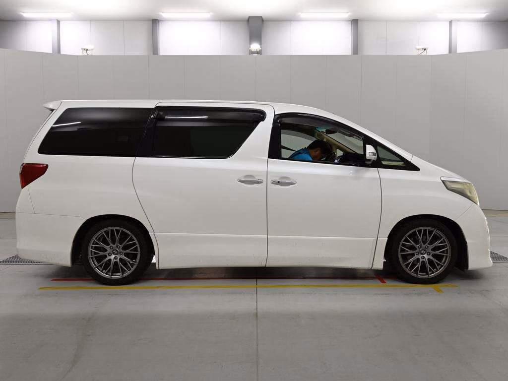 TOYOTA ALPHARD