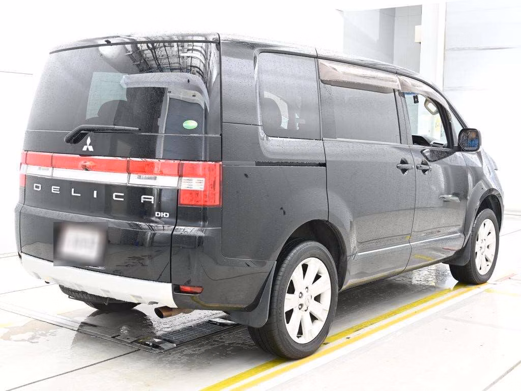 MITSUBISHI DELICA D:5