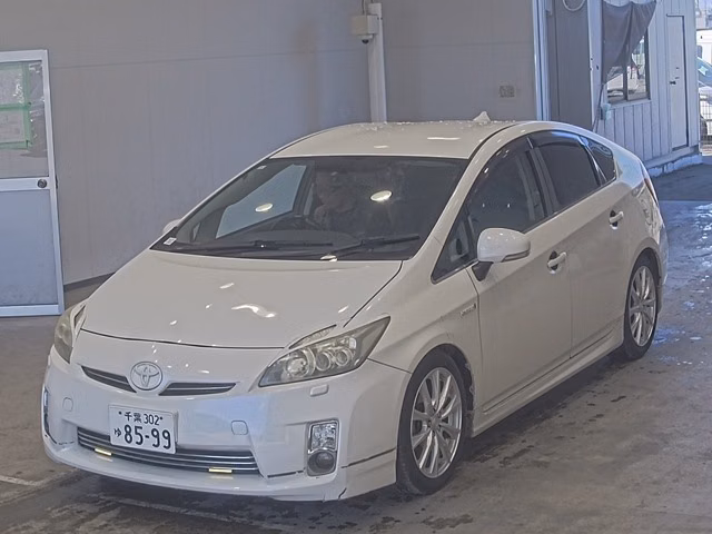 TOYOTA PRIUS