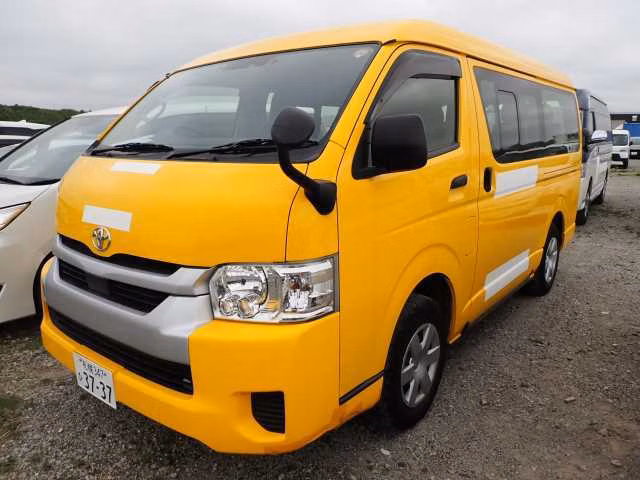 TOYOTA HIACE