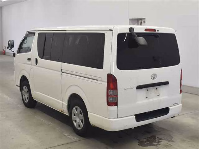 TOYOTA REGIUS ACE