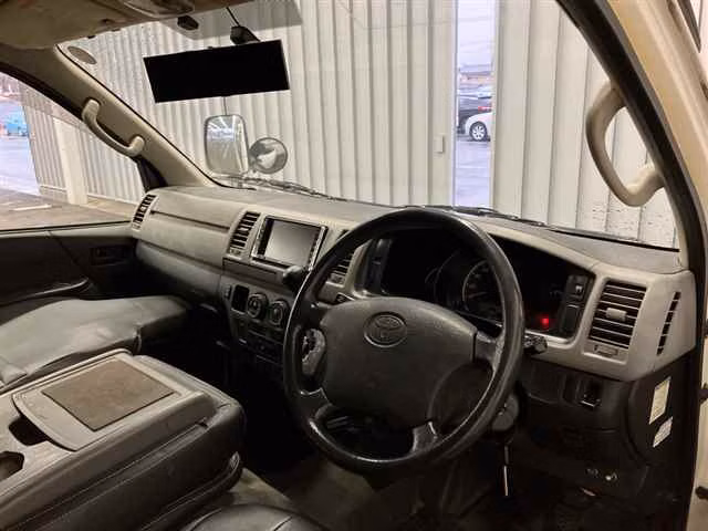 TOYOTA REGIUS ACE