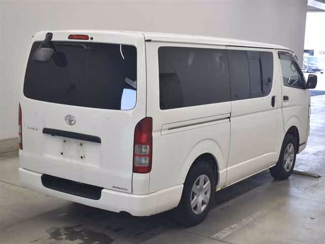 TOYOTA REGIUS ACE