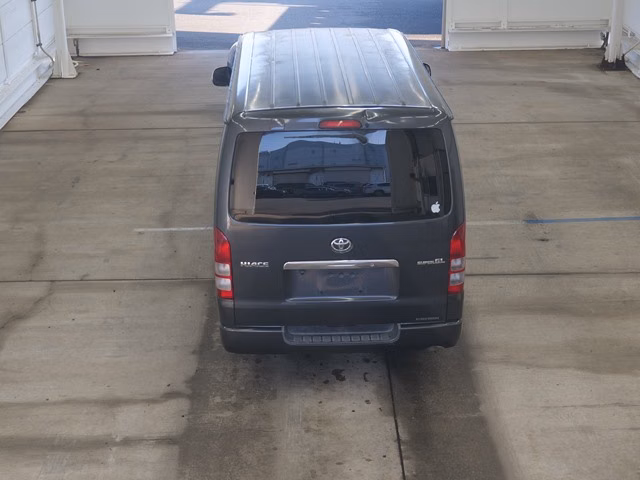 TOYOTA REGIUS ACE