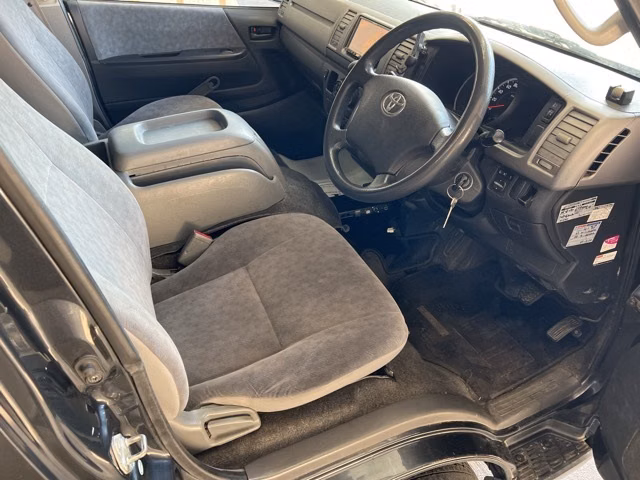 TOYOTA REGIUS ACE