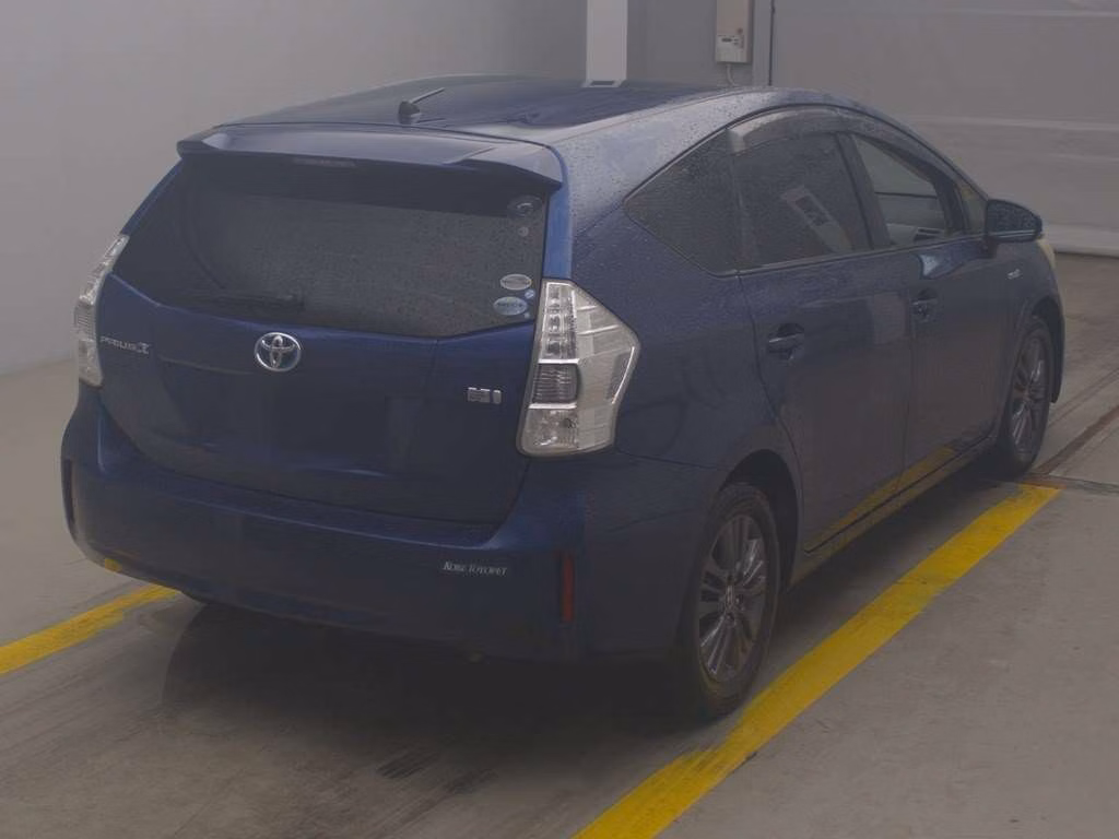 TOYOTA PRIUS ALPHA