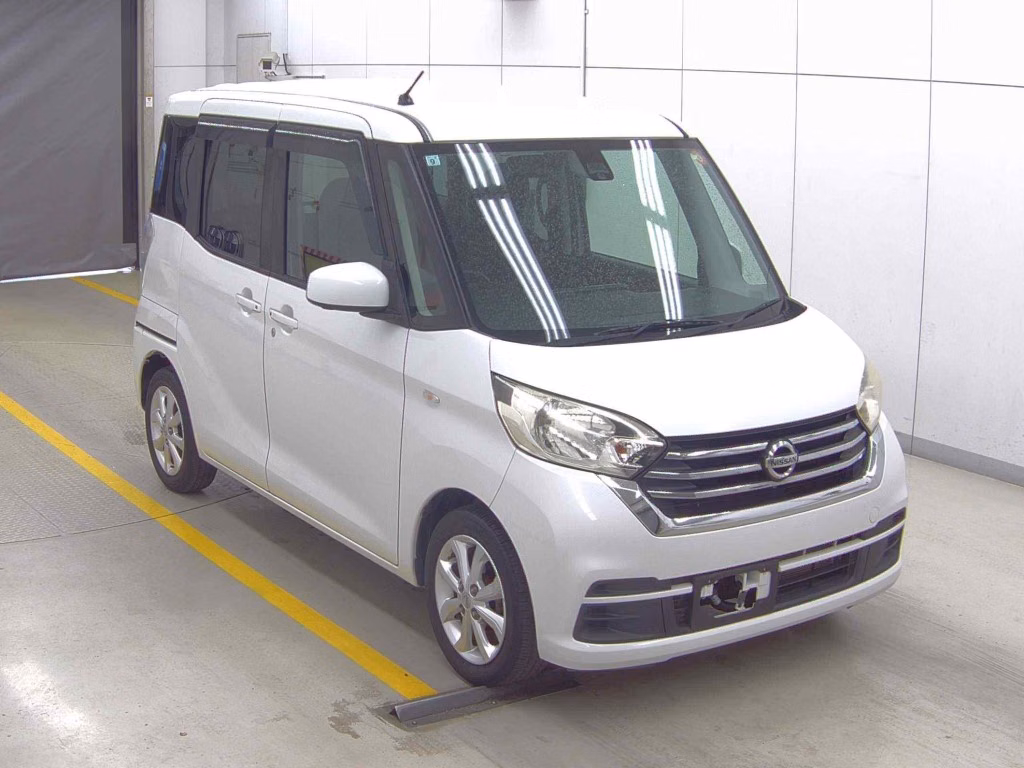 NISSAN DAYZ ROOX