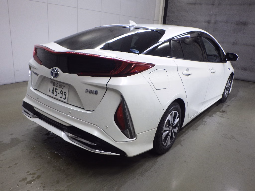 TOYOTA PRIUS PHV