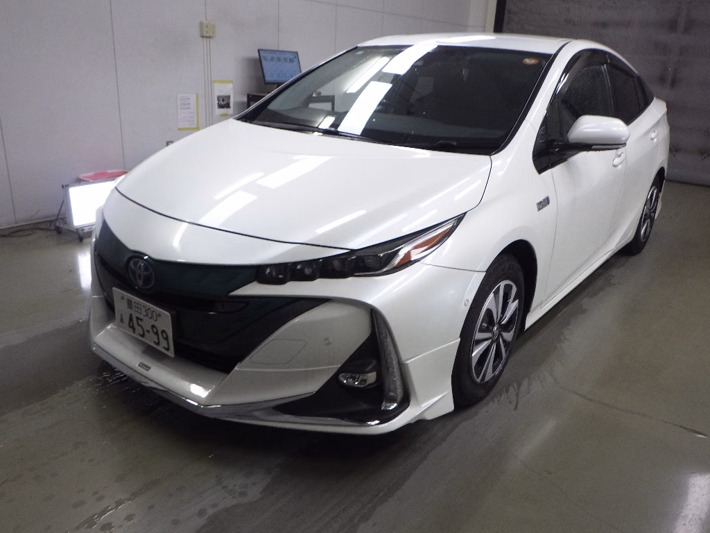 TOYOTA PRIUS PHV