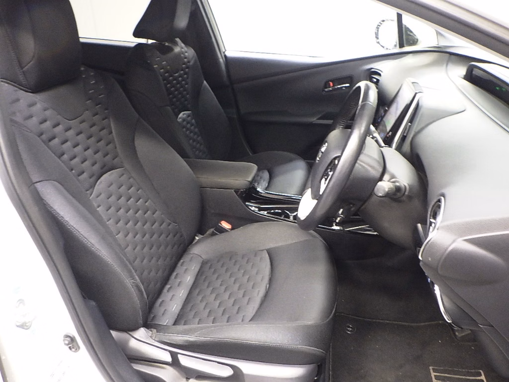 TOYOTA PRIUS PHV