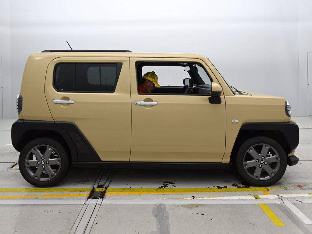 DAIHATSU TAFT
