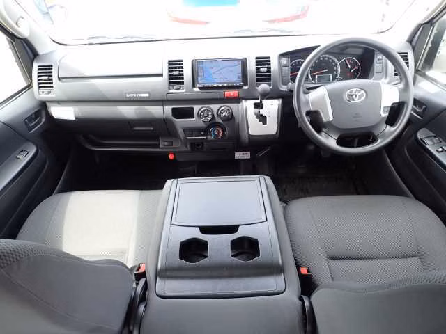TOYOTA REGIUS ACE