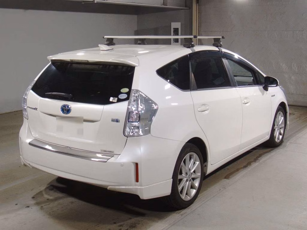 TOYOTA PRIUS ALPHA