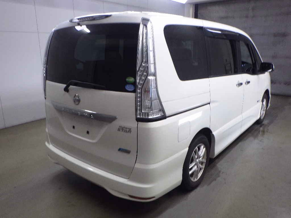 NISSAN SERENA
