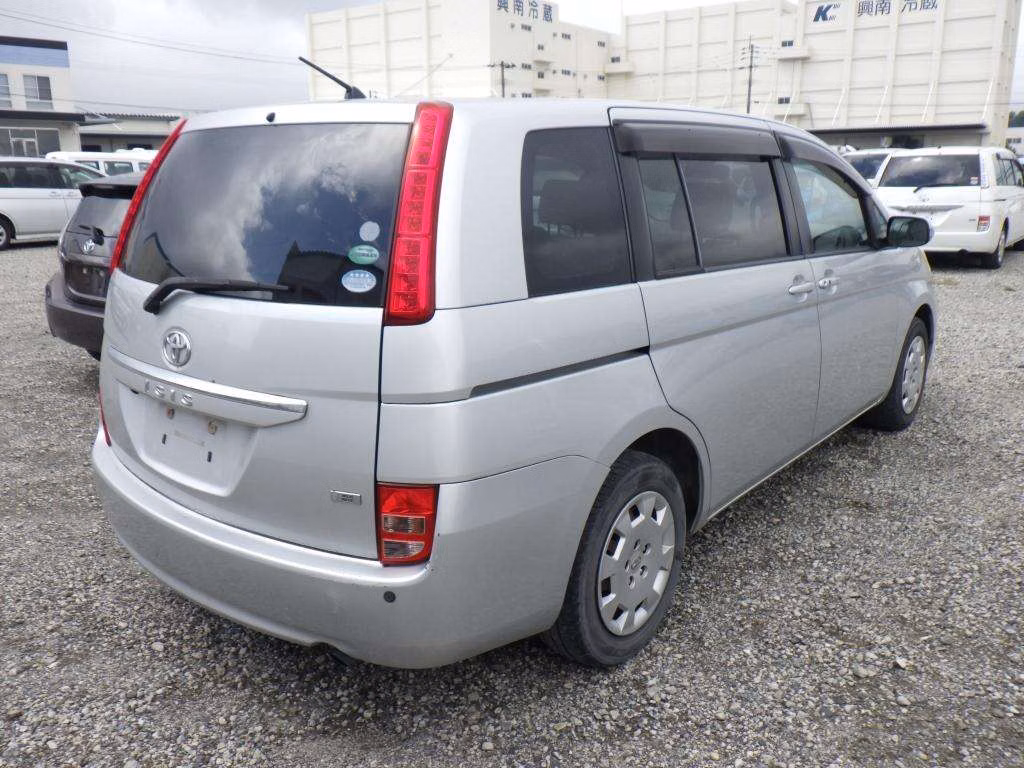 TOYOTA ISIS