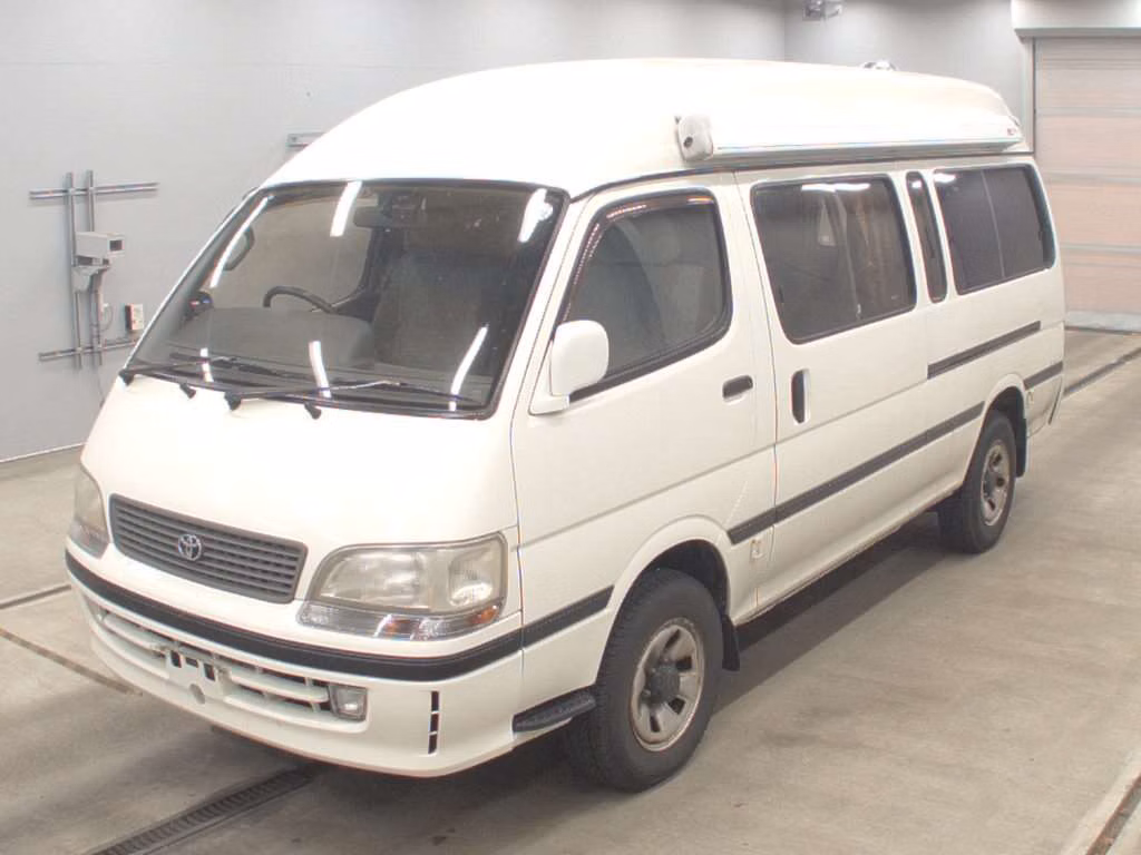 TOYOTA HIACE
