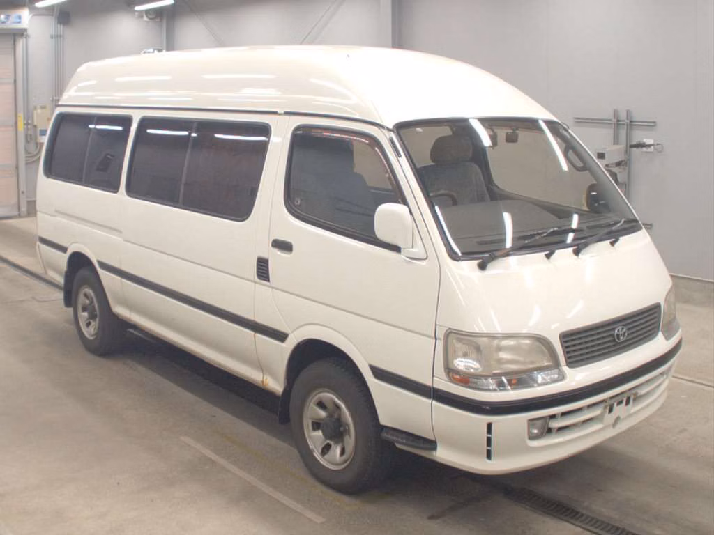 TOYOTA HIACE