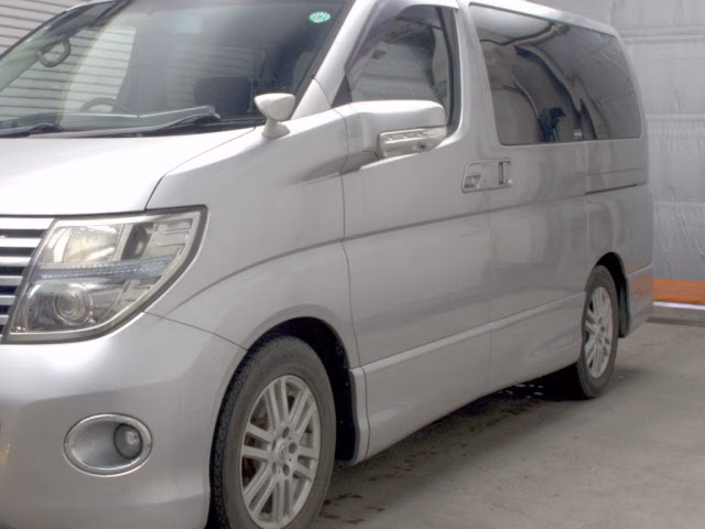 NISSAN ELGRAND