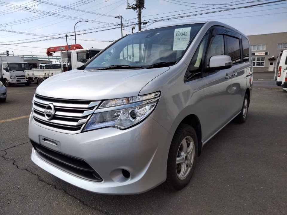 NISSAN SERENA