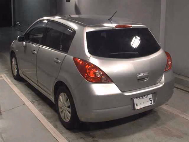 NISSAN TIIDA