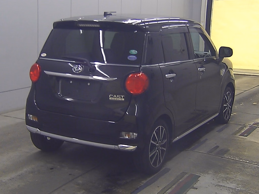 DAIHATSU CAST