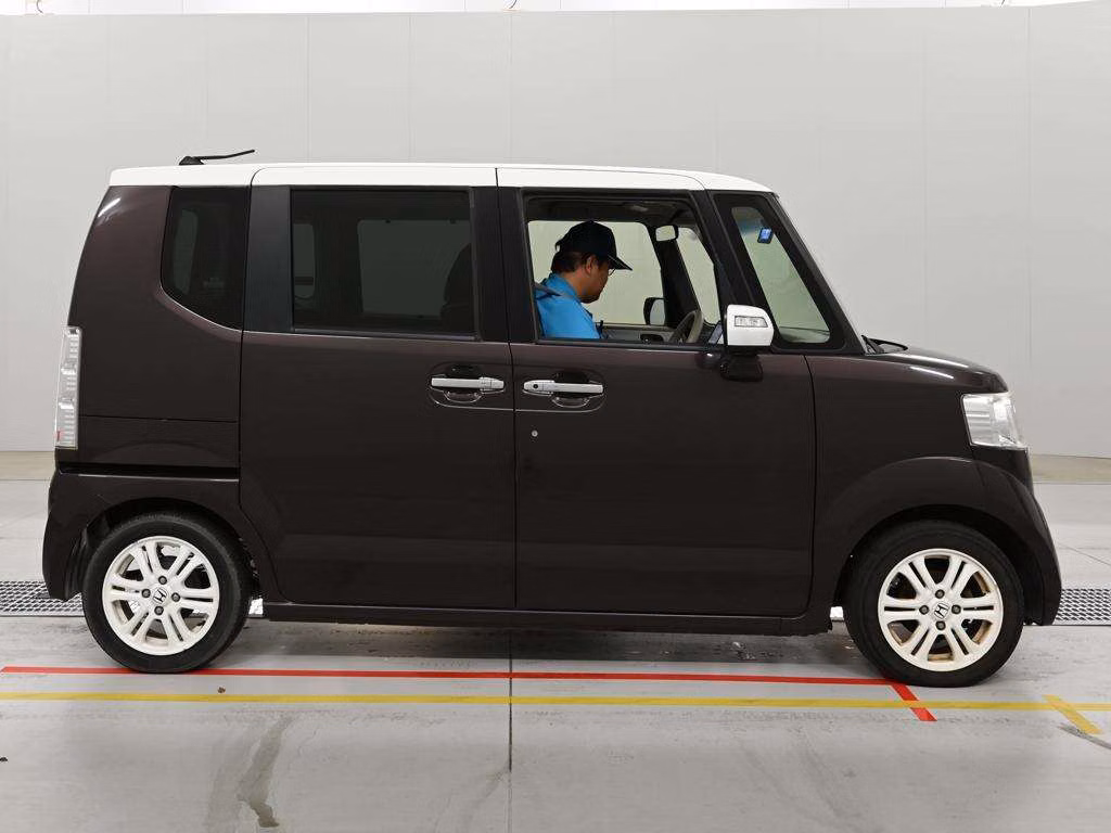 HONDA N-BOX