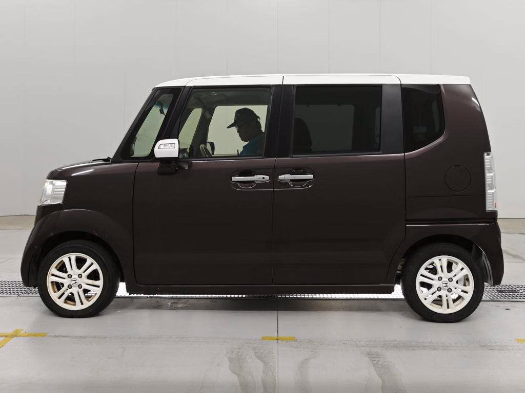HONDA N-BOX