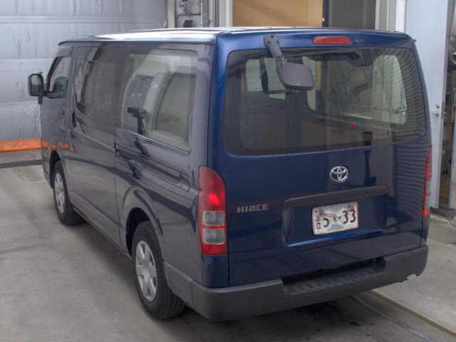 TOYOTA REGIUS ACE