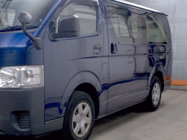 TOYOTA REGIUS ACE