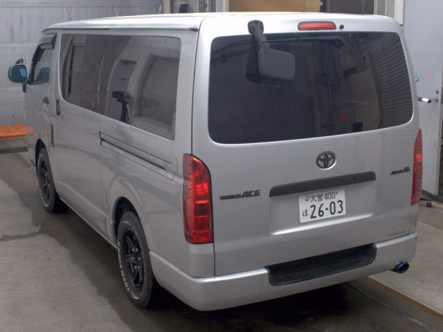 TOYOTA REGIUS ACE